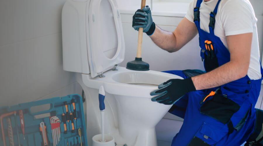 Expert burst pipe repair services in Virden, IL